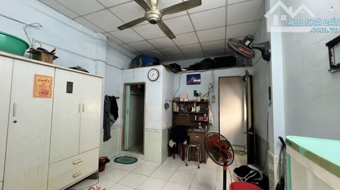 Bán Nhà Bình Thới, Lê Thị Bạch Cát Q11, 35M2, 2 Tầng, Sát Hẻm Ô tô, chỉ 3.5 tỷ - 4