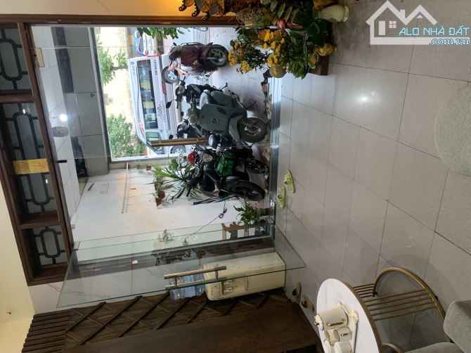 SIÊU PHẨM NGUYỄN VĂN CỪ Ô TÔ TRÁNH  70M-7TẦNG-5MT.17.3 TỶ NGÕ THÔNG KINH DOANH THANG MÁY - 4