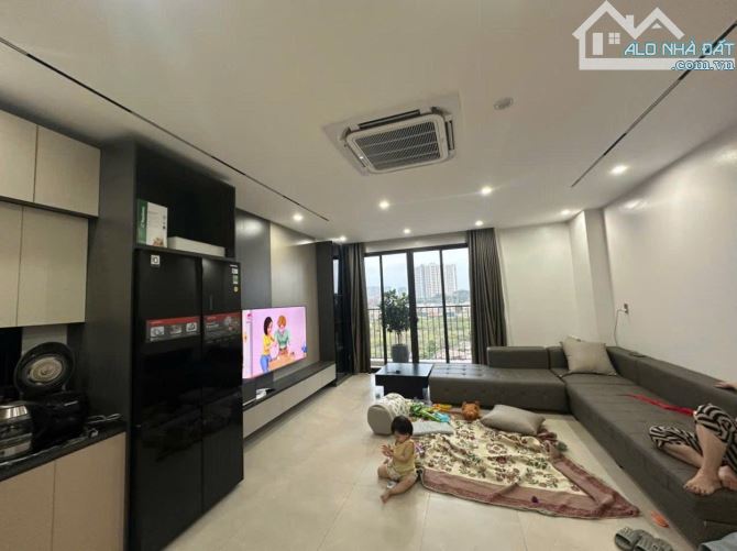 MẶT NGÕ NGUYỄN VĂN CỪ Ô TÔ TRÁNH  VIẢ HÈ 65M-5TẦNG-4.5MT.19 TỶ  KINH DOANH THANG MÁY - 4