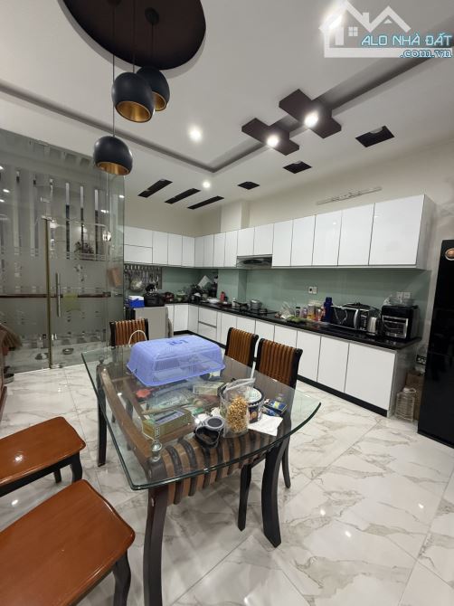 BÁN NHÀ 4 TẦNG MẶT TIỀN PHAN ĐĂNG LƯU - HẢI CHÂU - ĐÀ NẴNG 🌟 💥 Vị trí VÀNG – Kinh doanh - 4