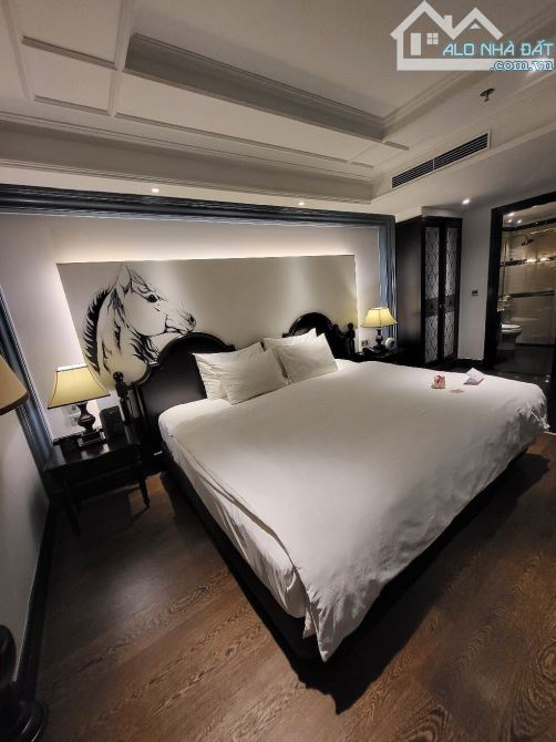 Bán khách sạn mặt phố P. Hàng Gai view trọn Hồ Gươm, 190m2, 9t, mt 8m, TL 5sao, giá 160 tỷ - 5