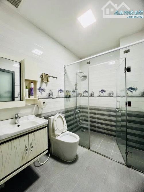 Nhà bán: đường BBAH Liên khu 2-10. Q Bình Tân. DTSD 85m2.,  4 tầng. Giá 9,5 tỷ - 5