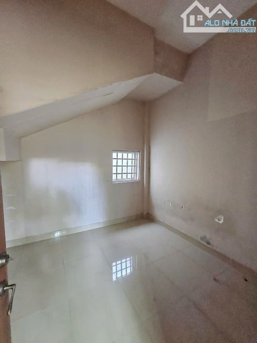 Nhà sân vườn gần ngã tư Chiêu Liêu, phường Tân Đông Hiệp, TP Dĩ An. 10 tỷ - 5