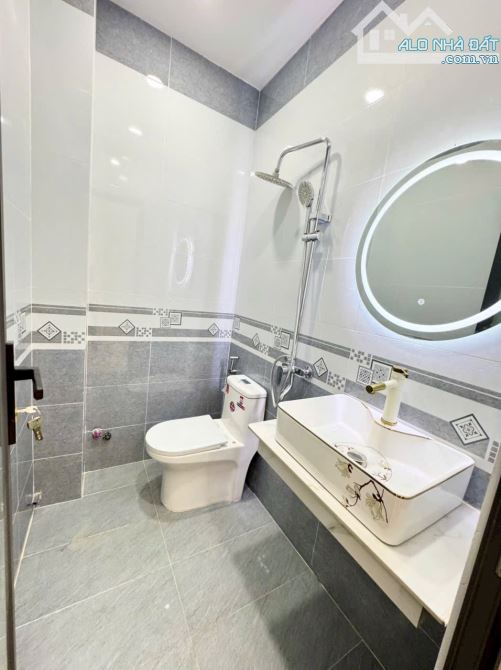 Bán nhà mới 2 tầng Dương Cát Lợi Nhà Bè full nội thất ở ngay chỉ nhỉnh 3.x tỷ - 5