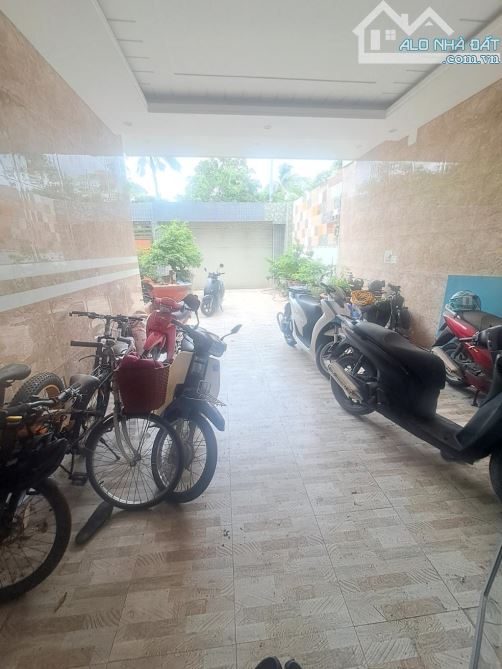 Bán Biệt Thự 3 tầng đường VÕ THỊ THỪA, phường AN PHÚ ĐÔNG, Q12,dt 231m² (10,4x22). Hẻm 8m - 5