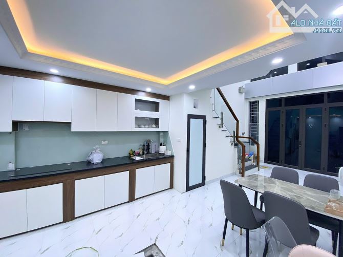 NHÀ MỚI NGỌC HỒI 35M2X5T - SÂN RỘNG - NGÕ 3 GÁC - 50M OTO TRÁNH - FULL NỘI THẤT - 6.45 TỶ - 5