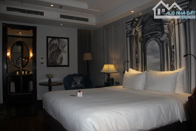 Bán khách sạn mặt phố P. Hàng Gai view trọn Hồ Gươm, 190m2, 9t, mt 8m, TL 5sao, giá 160 tỷ - 6