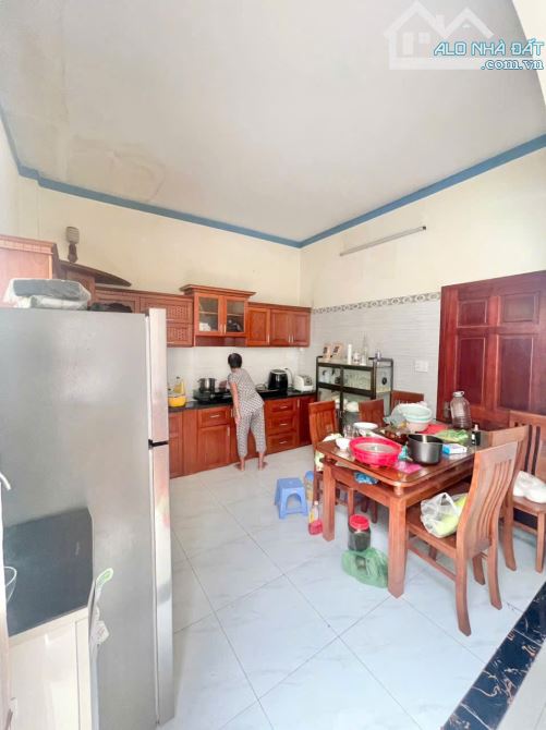 Nhà mặt tiền kinh doanh gần BigC GO, phường Đông Hòa, TP Dĩ An. 10,5 tỷ - 6