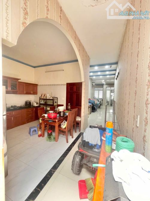 Nhà mặt tiền kinh doanh gần BigC GO, phường Đông Hòa, TP Dĩ An. 10,5 tỷ - 7