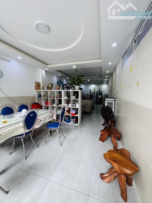 BÁN NHÀ Q6 NGAY VÒNG XOAY PHÚ LÂM - GIÁP KHU TÊN LỬA 7x19 KHU VỰC SẦM UẤT MÀ AI CŨNG YÊU - 7
