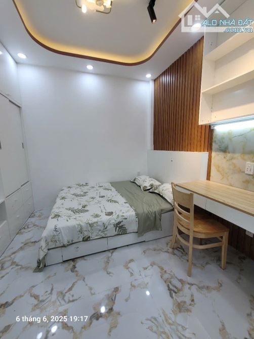 Nhà mới đẹp sát mặt tiền p16 gò vấp chỉ hơn 4 đồng - 7