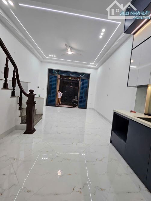 BÙI XƯƠNG TRẠCH 36m 6 TẦNG MT4,3m Ô Tô qua nhà  giá chỉ 8,3 tỷ - 8