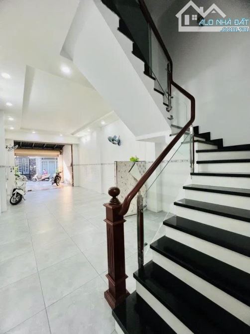 Nhà bán: đường BBAH Liên khu 2-10. Q Bình Tân. DTSD 85m2.,  4 tầng. Giá 9,5 tỷ - 9