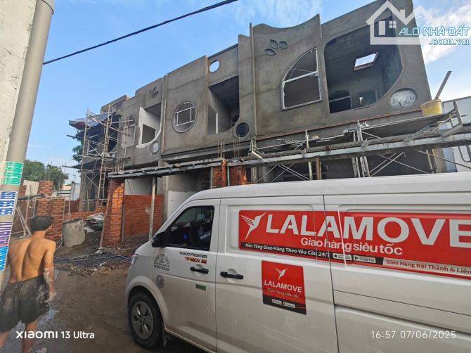 Gía Sốc 2,x tỷ - 140m2 dtsàn, Nhà 1 Lầu Xây Mới 100% TẶNG TOÀN BỘ NỘI THẤT,đường ô tô tận