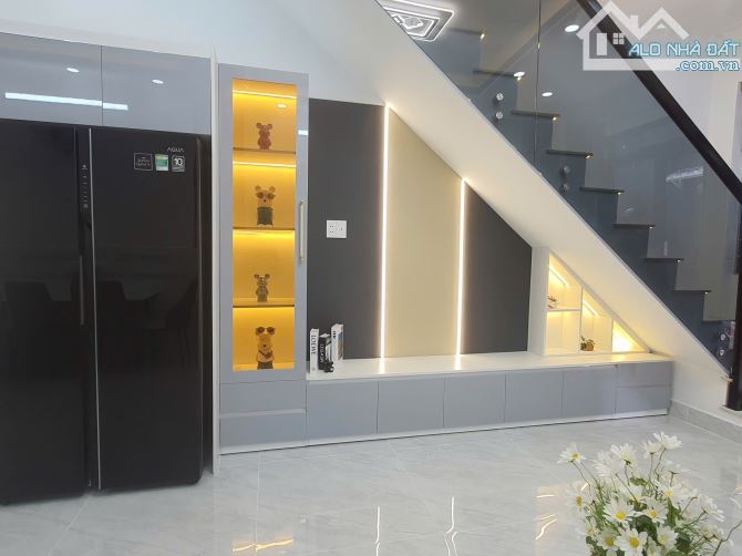 Bán Nhà Tặng Full Nội Thất Cao Cấp ngay Dương Cát Lợi, hàng xóm PMH, 70m2, SHR, 3,75 Tỷ
