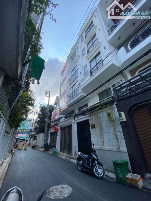 🏡CHDV 8 TẦNG 14 PHÒNG➖MỚI ĐẸP FULL NỘI THẤT➖THU NHẬP KHỦNG 1.2 Tỷ/Năm➖HẺM ÔTÔ 5m➖SÁT Q.1