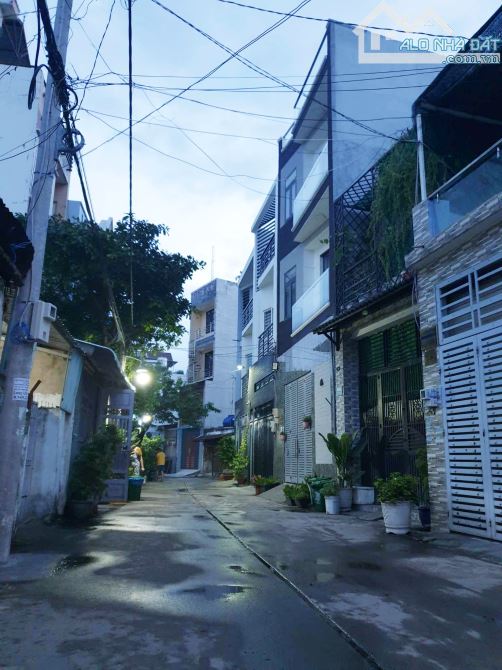 NHÀ ĐẸP GIÁ RẺ - 4 TẦNG - 3PN - HXT QUAY ĐẦU - TTH08 - Q12 - CHỈ 5.2 Tỷ