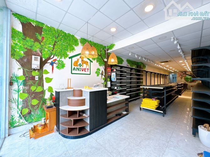Bán nhà mặt tiền Cách Mạng Tháng 8, gần Cây Dừa, cầu Hóa An, Biên Hòa, 130m2, giá 14 tỷ.