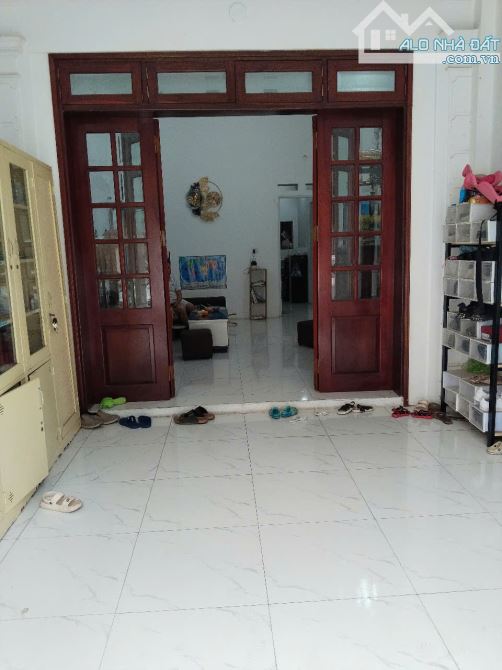 Bán nhà mặt phố Vân Trì  Đông Anh 90m 2 tầng, mặt tiền 6m . Ga ra ô tô, vỉa hè, kinh doanh