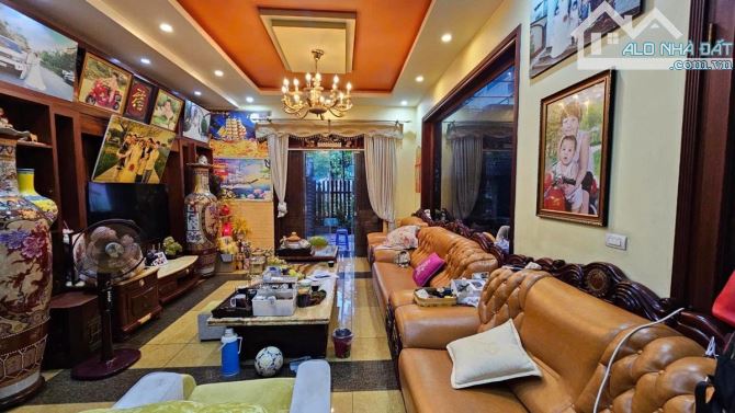 Bán Biệt thự  KĐT Văn Quán đẹp long lanh kinh doanh gần hồ dt 220m2 giá 79 tỷ
