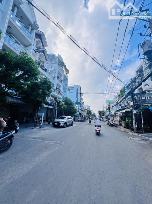 PHAN HUY ÍCH GÒ VẤP ,4×25 , 3 TẦNG ,XE HƠI TỚI NHÀ , HÀNG XÓM EMART ,NHỈNH 5 TỶ