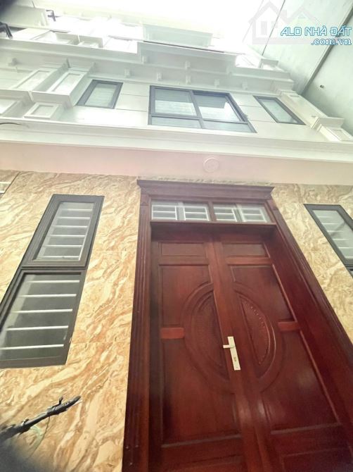 Bán nhà Học viện Tài Chính, 35m2, phân lô, ô tô, nội thất chủ tặng,  nhỉnh 5tỷ.