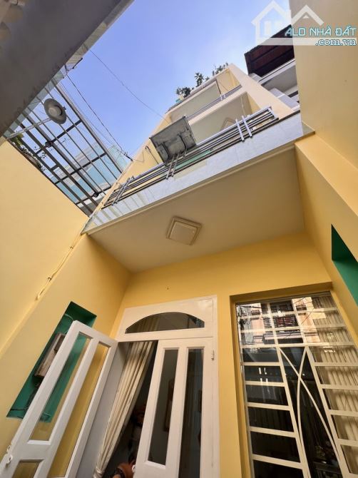 Nhà lệch tầng, HXH Lê Văn Sỹ, 5 tầng BTCT 54m2, chỉ 10 tỷ TL