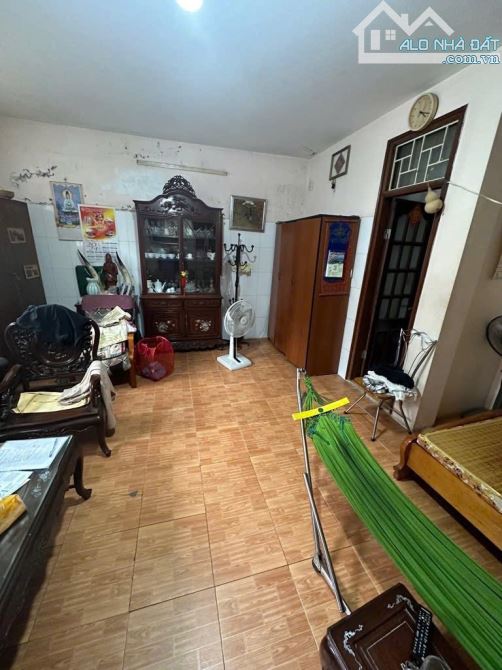 Bán nhà phố Phương Mai, Đống Đa, ô tô tránh, View hồ, tiện KD 5 tầng 88m2 giá 34 tỷ