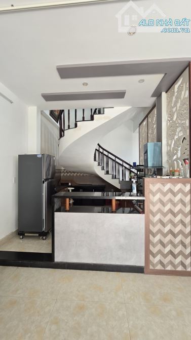 💥HOT – NHÀ 2 MẶT KIỆT VEN BIỂN NGUYỄN TẤT THÀNH – 93M2, GIÁ CHỈ 6.45 TỶ – Ô TÔ VÀO NHÀ💥