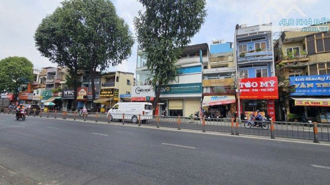 MẶT TIỀN QUANG TRUNG -P10 ,DT : 7.55m x 17m ,NỞ HẬU THÊM 5.3m , 3 LẦU , GIÁ : 24 TỶ TL