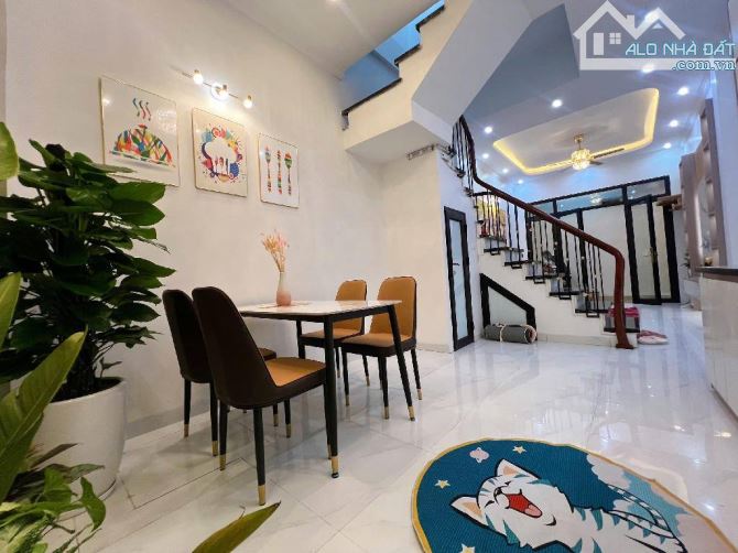 BÁN NHÀ DỊCH VỌNG HẬU – 4T 4NGỦ– GIÁ TỐT 7.X5 TỶ – TẶNG FULL NỘI THẤT