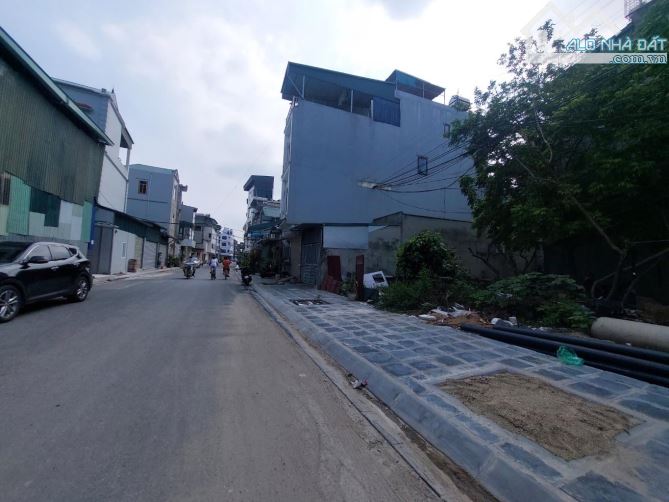 Bán đất mặt ngõ Thượng Thanh, 58m2, mặt tiền 4m, 8.3 tỷ, ô tô tránh, kinh doanh.