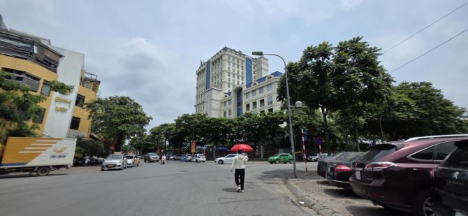 BÁN ĐẤT TẶNG NHÀ MP KD ĐỈNH  HOÀNG NHƯ TIẾP LONG BIÊN VỊ TRÍ KIM CƯƠNG SÁT BV TÂM ANH.