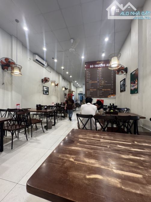 Bán nhà LK mặt phố Trần Thủ Độ, vị trí vàng, vỉa hè rộng, KD sầm uất, 145m, 6 tầng, MT 5m