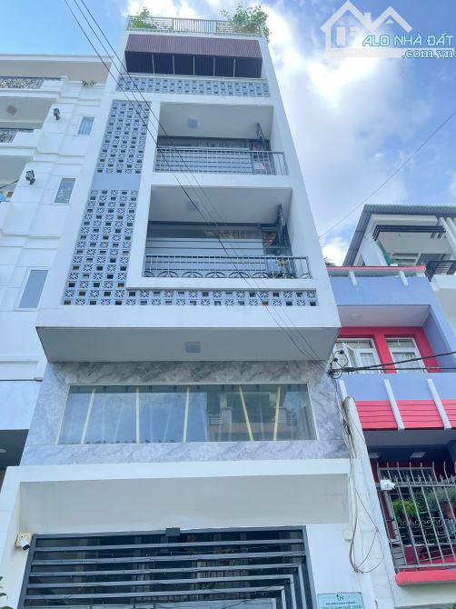 Bán nhà HXH 8m Bàu Cát, Nguyễn Hồng Đào - DT 4x16 - 5 tầng giá chỉ 11.5 tỷ TL