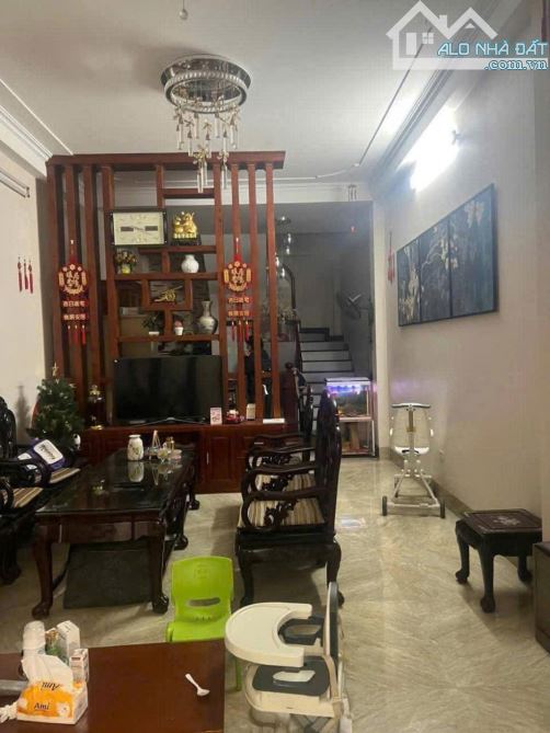 SIÊU PHẨM QUANG TRUNG NGÕ RỘNG 37m2, mặt tiền 4m, 5 tầng chỉ 8,05 tỷ.