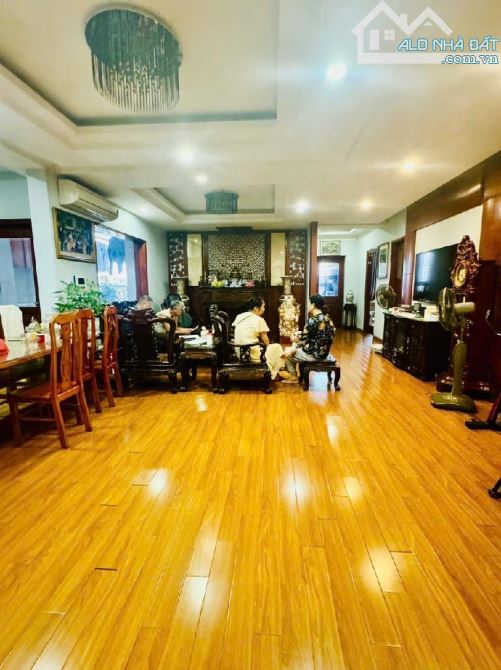 Bán chung cư 326 Lê Trọng Tấn, Thanh Xuân-DT 155m2, 3 ngủ rộng
