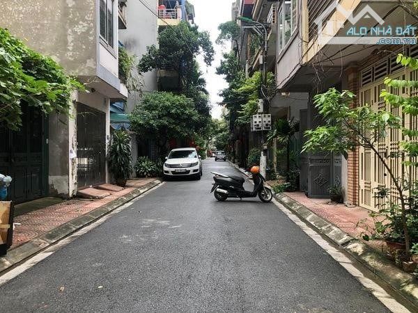 PHÂN LÔ VIP CẦU GIẤY, VỈA HÈ Ô TÔ TRÁNH, NGÕ TO NHƯ PHỐ 38M GIÁ 15.9 TỶ