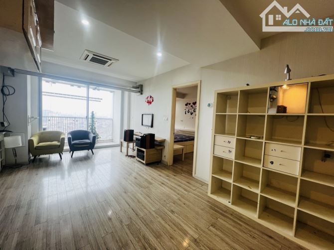 Bán CH Viện Khoa Học Kỹ Thuật Quân Sự DT 117,7m 3PN căn góc Full NT Có slot ô tô View Hồ