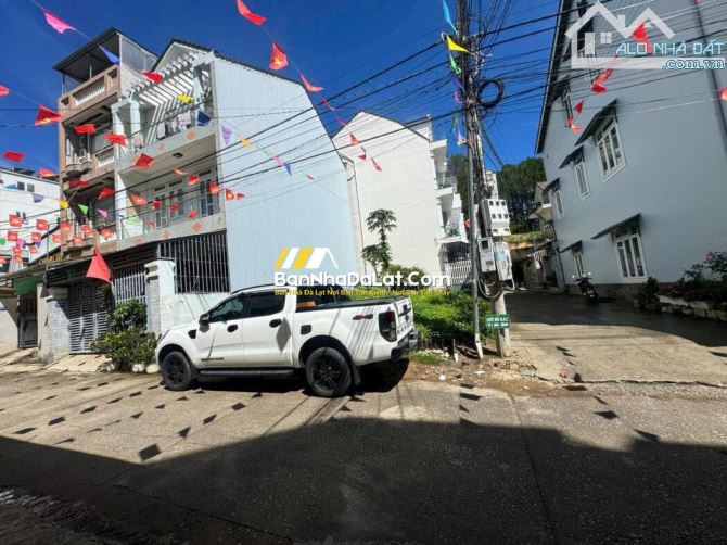 🏡CHỈ HƠN 9 TỶ BÁN NHANH LÔ ĐẤT ĐẸP 2 MẶT TIỀN, DT :127m2 (8x15m), CÁCH NGÃ 5 ĐẠI HỌC 200m