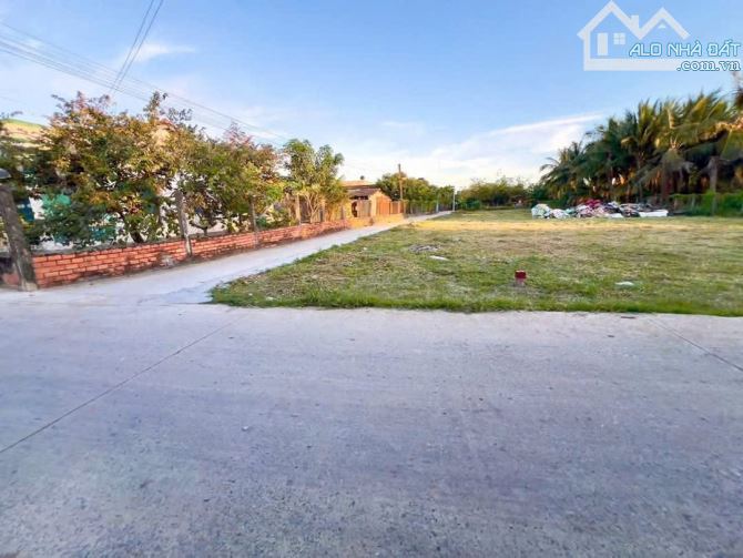 ⭐⭐ Hàng mới F0 full thổ cư.  Cách chợ Bình Lãng đúng 100m. 5x26m giá 695tr