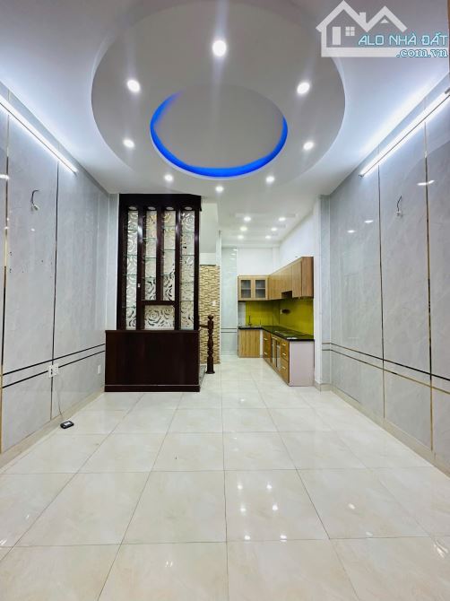 Bán nhà 4 Tầng mới - Ngay Hoàng Văn Thụ P4 Tân Bình - giá 5.9 tỷ TL