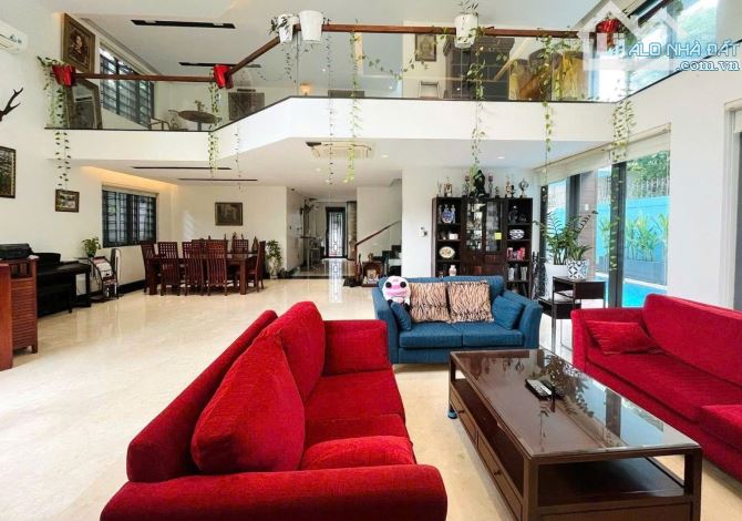 CHO THUÊ BIỆT THỰ SANG TRỌNG - 18A18 THẢO ĐIỀN, QUẬN 2 - CÓ HỒ BƠI - 5PN 3WC - FULL NỘTHẤT
