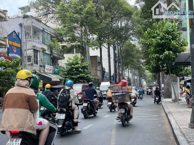 Bán nhà Mặt Tiền đường Nguyễn Chí Thanh- Ngô Quyền, Quận10 ( 4x16m) 6 lầu Giá: 30 Tỷ.
