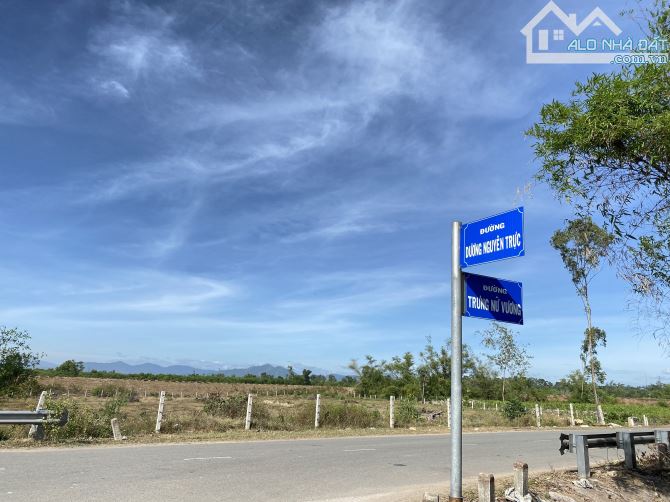 Mặt tiền Dương Nguyên Trực - lô 2 mặt thoáng view đẹp