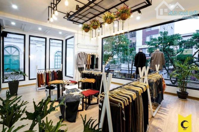 Cho thuê nhà mặt phố Chùa Láng – 120m² x 2 tầng – Thông sàn – Giá chỉ 50 triệu/tháng