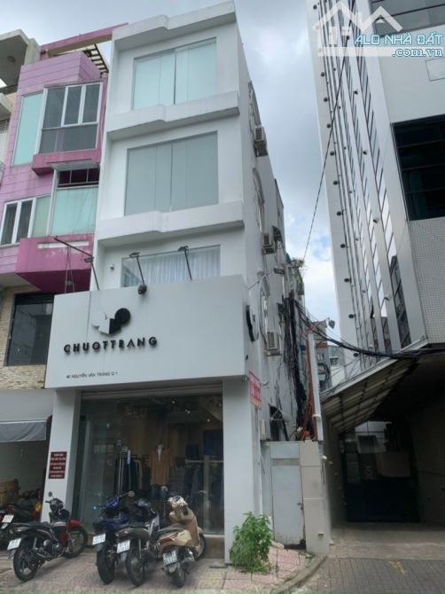 H.iếm - Góc 2MT Ngay Nguyễn Trãi, P. Bến Thành, Q.1 - DT: 4m x 14m (NH 6,5m) - 39,5 Tỷ