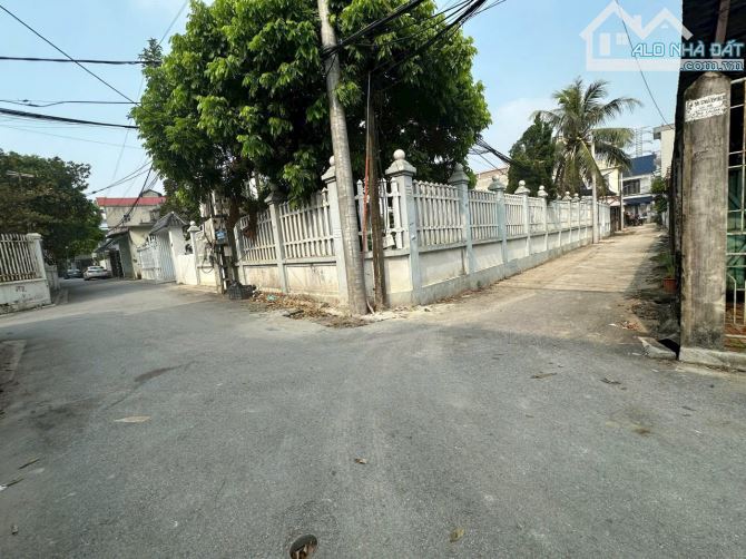Bán mảnh đất 275m2 hai mặt tiền đẹp tại Sáp Mai, Võng La,Đông Anh,Hà Nội