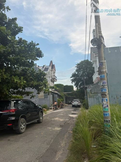 Bán đất 6,3*14m . Mặt tiền nội bộ nhựa Xuân Thới Đông. Hocmon