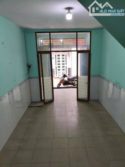 NHÀ HẺM XE TẢI LÊ VĂN KHƯƠNG – HIỆP THÀNH, Q.12